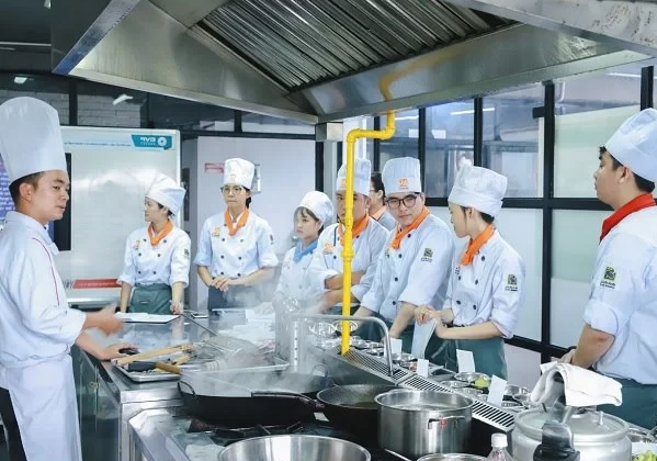 Đào tạo đầu bếp Việt - Công Ty Cổ Phần Hướng Nghiệp Á Âu